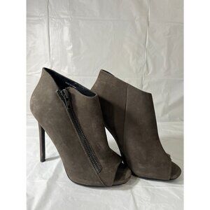Steve Madden Mirabele grey Platform Suede Booties Sz 9